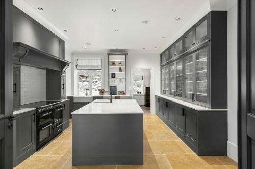 Dapur atau dapur kecil di Baldershage With Sea View And Nature