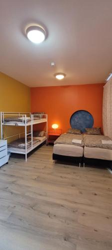 Ein Bett oder Betten in einem Zimmer der Unterkunft Hostel Fjordur