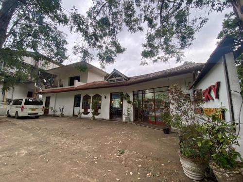 El edificio en el que está la casa de huéspedes