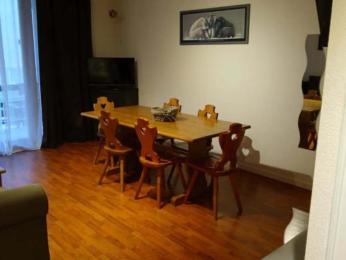 Appartement 2 pièces cabine avec terrasse, piscine et parking - 6 personnes, près de Saint-Lary-Soulan - FR-1-504-131