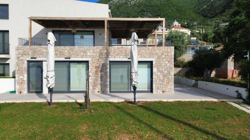 Το κτήριο όπου στεγάζεται  το διαμέρισμα
