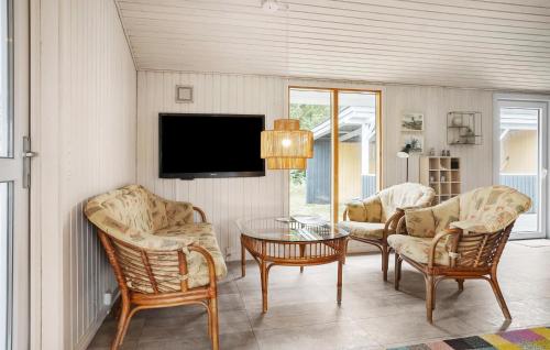 TV a/nebo společenská místnost v ubytování 3 Bedroom Beautiful Home In Thisted