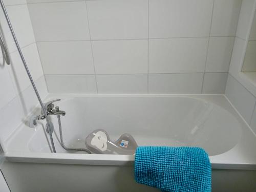 Un baño de Appartement lumineux - 6 pers - 3 chambres - Parking gratuit - Tout équipé