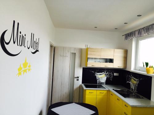 Dapur atau dapur kecil di Mini Motel