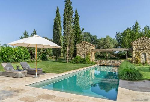 Πισίνα στο ή κοντά στο Provence Style Mas Near Montpellier