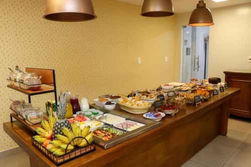 Makanan di atau berdekatan hotel