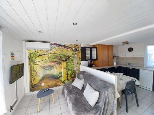 Photo de la galerie de l'établissement Pavillon T2 Mezzanine climatisé, piscine et parking, à Narbonne-Plage