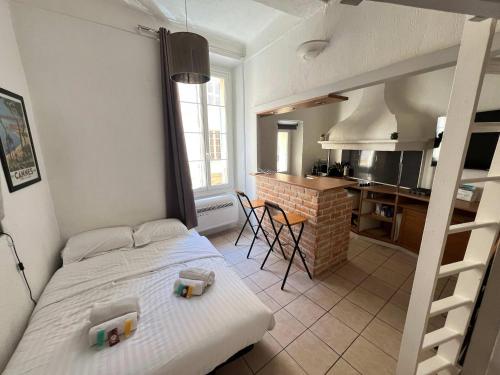 A092-Studio agreable avec mezzanine - Le Suquet