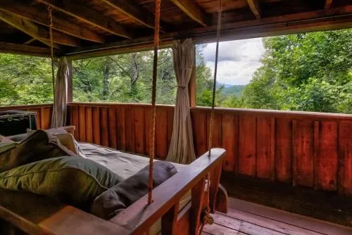 Nice View Fireplace, Hot Tub, Porch Bed, Private photo 1