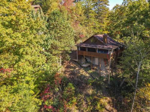 Nice View Fireplace, Hot Tub, Porch Bed, Private photo 9