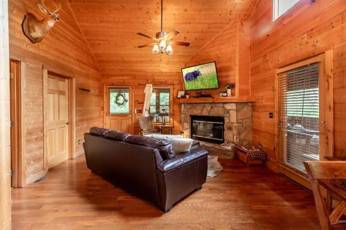 Nice View Fireplace, Hot Tub, Porch Bed, Private photo 19
