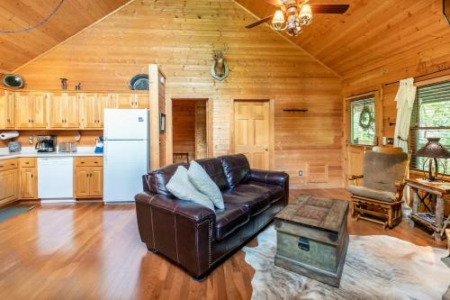 Nice View Fireplace, Hot Tub, Porch Bed, Private photo 20
