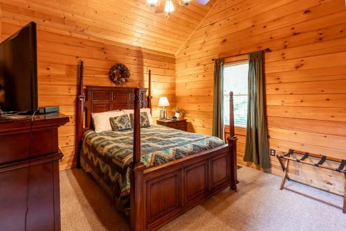 Nice View Fireplace, Hot Tub, Porch Bed, Private photo 28