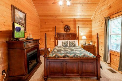 Nice View Fireplace, Hot Tub, Porch Bed, Private photo 29