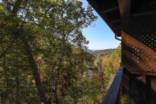 Nice View Fireplace, Hot Tub, Porch Bed, Private photo 40