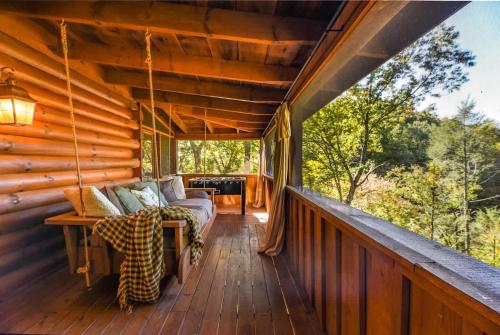Nice View Fireplace, Hot Tub, Porch Bed, Private photo 44