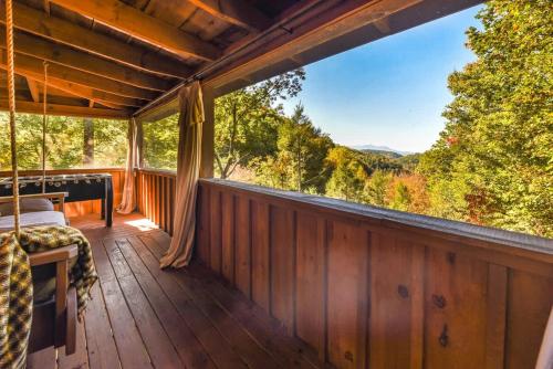 Nice View Fireplace, Hot Tub, Porch Bed, Private photo 47