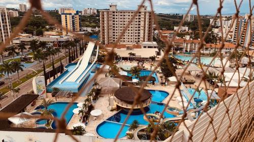 a view of the pool at a resort at Apartamentos Riviera Park in Caldas Novas