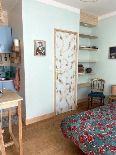 Η κουζίνα ή μικρή κουζίνα στο Room studio Douarnenez
