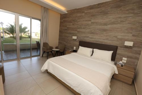 Rest House Tyr Hotel & Resort