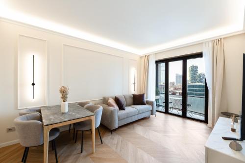 Lumen Milano - Skyline View Attic