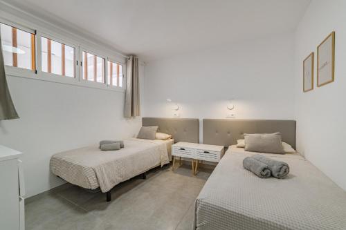 Ocean view 2bedroom apartment in Los Cristianos, Heated pool, 3 minutes to beach