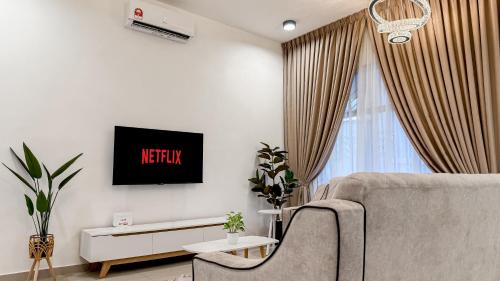 TV a/nebo společenská místnost v ubytování 262 Comfy Luxury Retreat with Wifi and Netflix