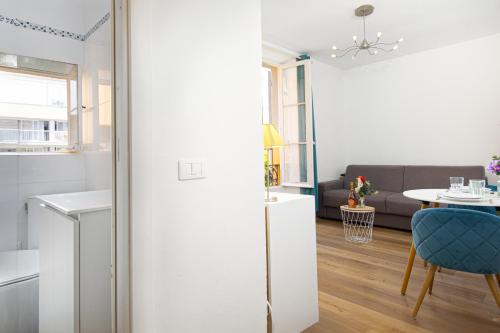 Photo de la galerie de l'établissement VILLAREY - Studio Centre Menton - 80 m de la mer - Climatisé, à Menton