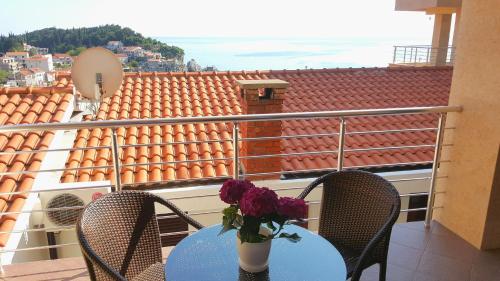 Imagen de la galería de Apartments Rino Lux, en Sveti Stefan