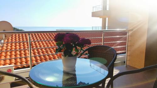 Imagen de la galería de Apartments Rino Lux, en Sveti Stefan