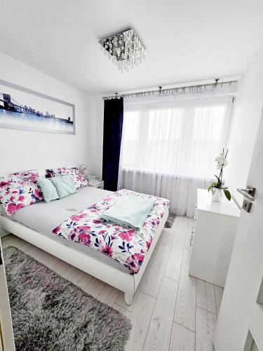 Słoneczne mieszkanie wśród zieleni