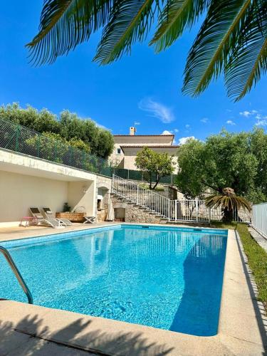 Villa Passiflore with garden and private swimming pool