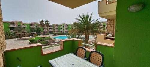 Apartment with Pool in Santa Maria Moradias Green Sal Service