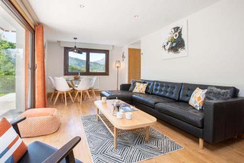 Peaceful Morzine Escape with Garden & Hot Tub