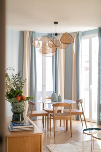 Photo de la galerie de l'établissement La Rotonde Lympia, vintage chic and design, à Nice