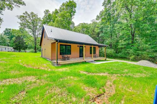 Taman di luar 5 Mi to Mammoth Cave Peaceful Retreat with Fire Pit