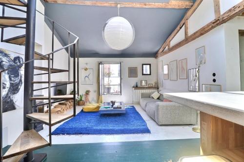 Charming Loft Apartment by Canal Saint Martin