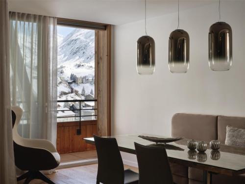 Vue générale sur la montagne ou vue sur la montagne depuis l'hôtel