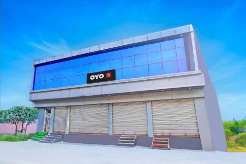 Φωτογραφία από το άλμπουμ του Hotel O Royal vaid G Guest House σε Pilkhua