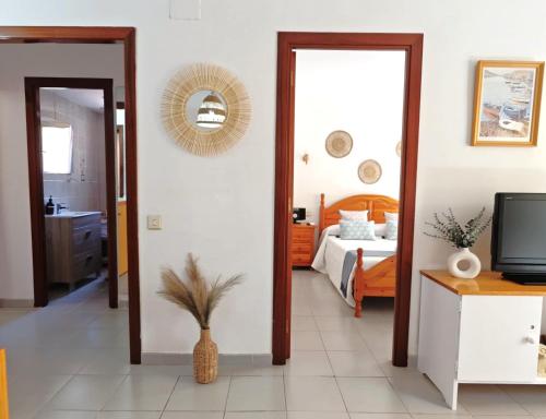 Reina Apartment 150m to Beach with Pool and Balcony near to PortAventura