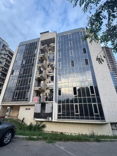 Το κτήριο όπου στεγάζεται  το διαμέρισμα