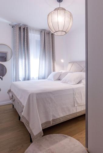 Apartment Luz Split, private parking spot in the garage