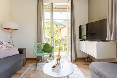 Μια τηλεόραση ή/και κέντρο ψυχαγωγίας στο Bellagio Breeze of lake Como