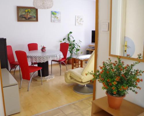 Kolma center apartment with balcony