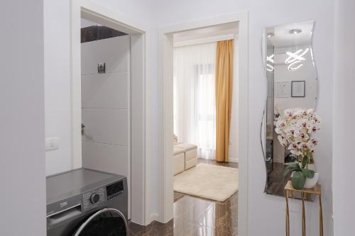 Χώρος καθιστικού στο Adela & Robert Home cu piscină și parcare privată