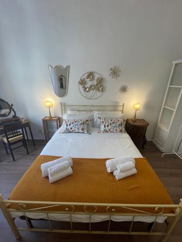 Katil atau katil-katil dalam bilik di Volturno House - Walking distance from Tower
