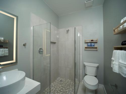 Sandbar Beachfront Hostel & Restaurant tesisinde bir banyo