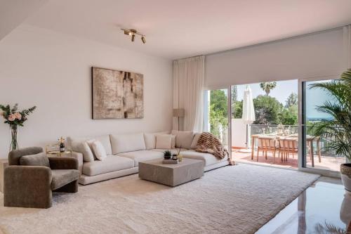 Luxury Penthouse With Sea View in Paraiso Pueblo