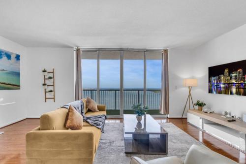 City-View Retreat in Brickell 2BR and Free Parking photo 13