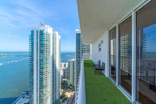 City-View Retreat in Brickell 2BR and Free Parking photo 23